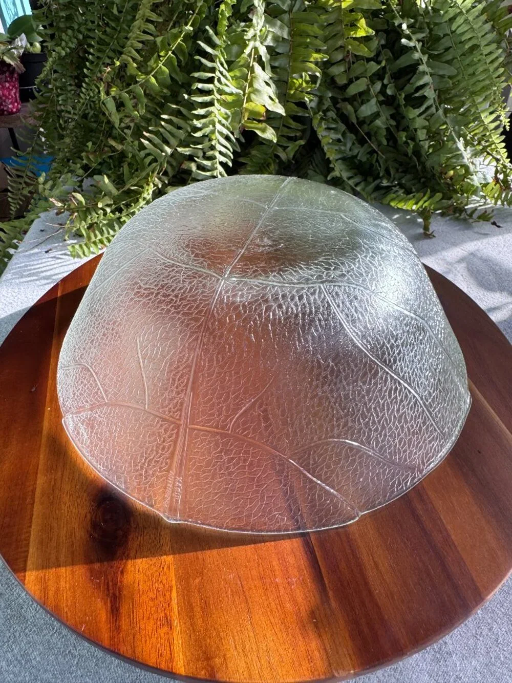 Vintage Clear Glass Aspen Leaf Serving Bowl, by Durax Argentina